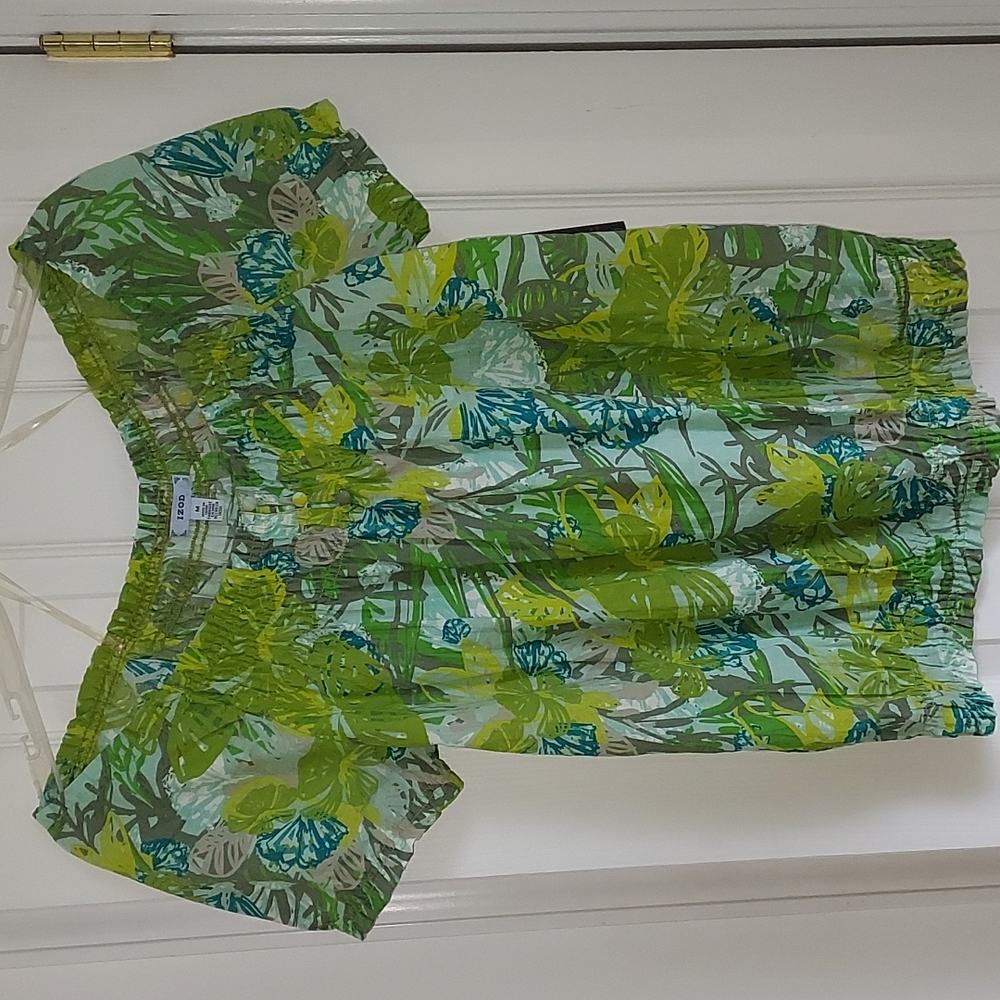 🥳HP NWT IZOD  Top   Med